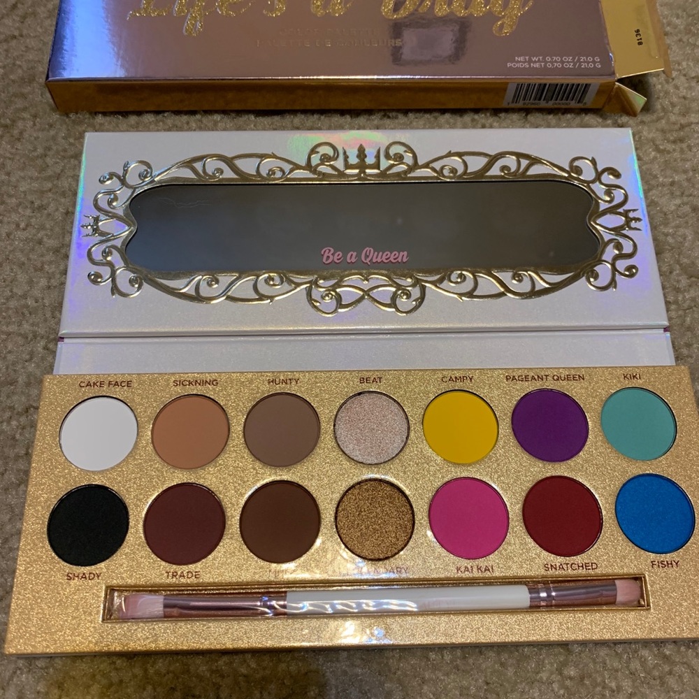 Lunar Beauty (Manny MUA) Life’s a drag palette